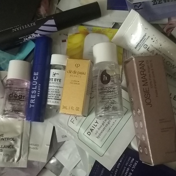 🆕 High end Make up/ Skincare mystery box - Picture 9 of 16